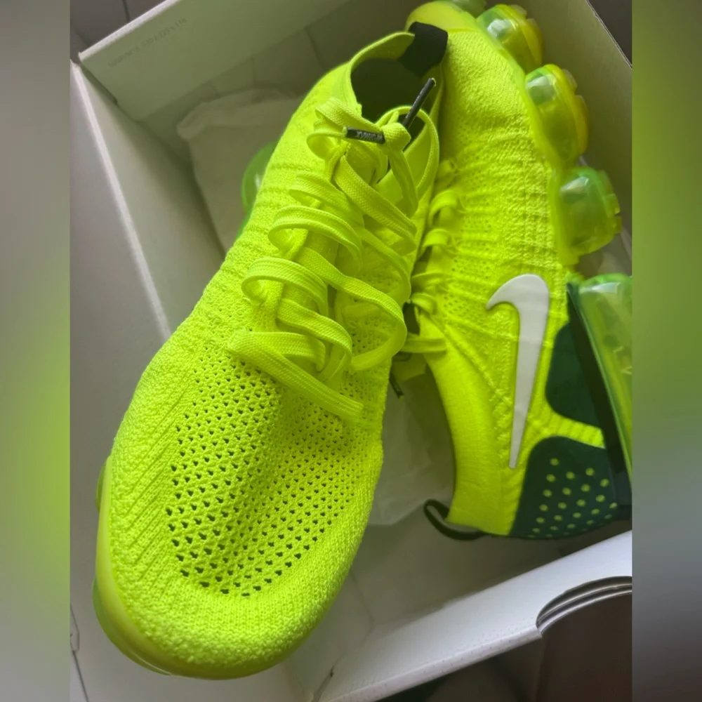 Rare Nike Air Vapor Max Flyknit 2 Volt Aka “Highlighters”🔥🔥🔥🔥🔥🔥 - Picture 5 of 15